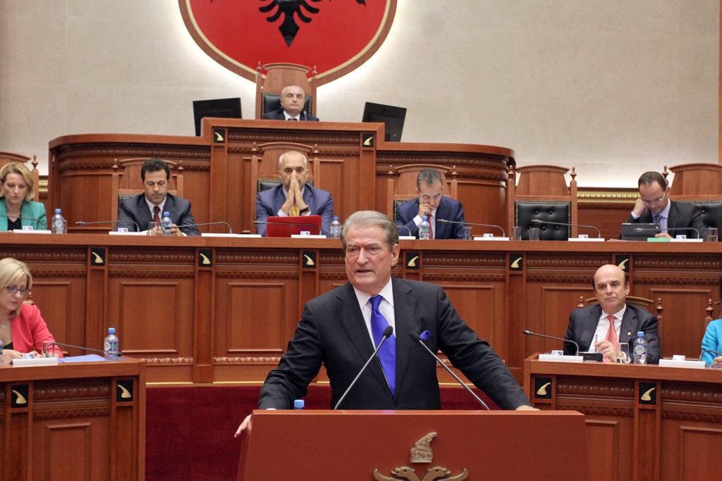 Berisha: Hetim ndërkombëtar për CEZ, Meta të dorëhiqet dhe të hetohet