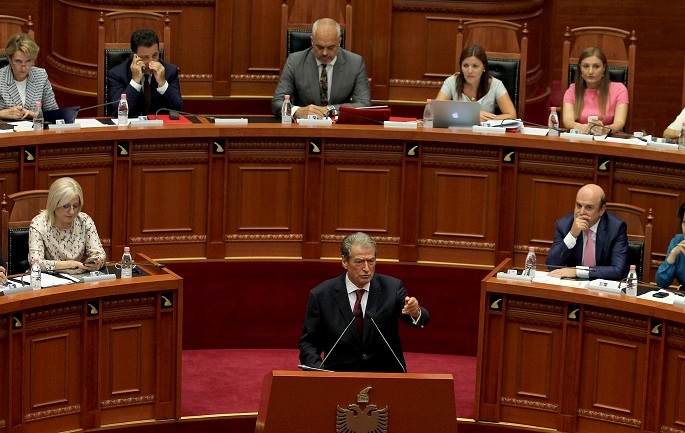 Ligji i mbetjeve i 2011, reflekton ish kryeministri Berisha: Nuk duhet te ishte bërë