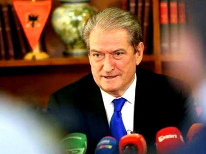 Berisha reagon ne “facebook”: Cubi Didi limon i shtrydhur, për të larë hesapet dhe duart me krimin