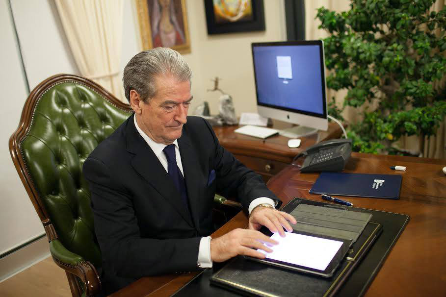 Berisha: Rama bën hokatarin, sepse po ndjen humbjen me Velian kurbanin e tij të radhës