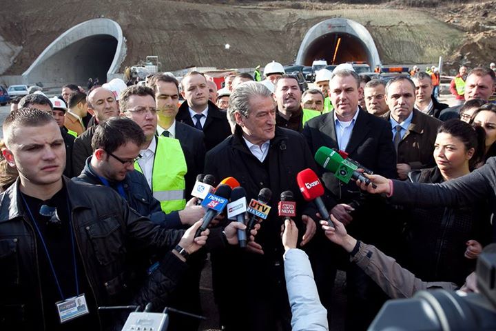 Berisha publikon foto me Olldashin në tunelin e Krrabës