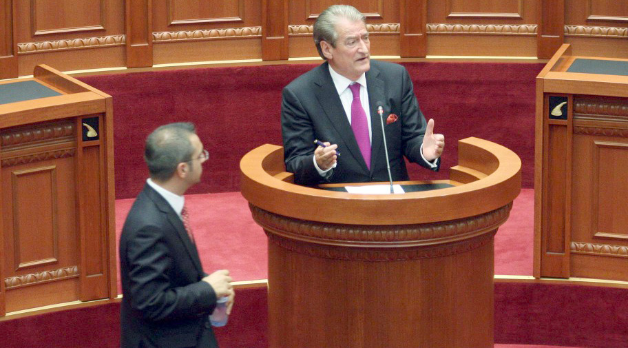 Berisha: Ministrat rrugaçë, Saimir Tahiri i dënuar që nuk paguan gjobën