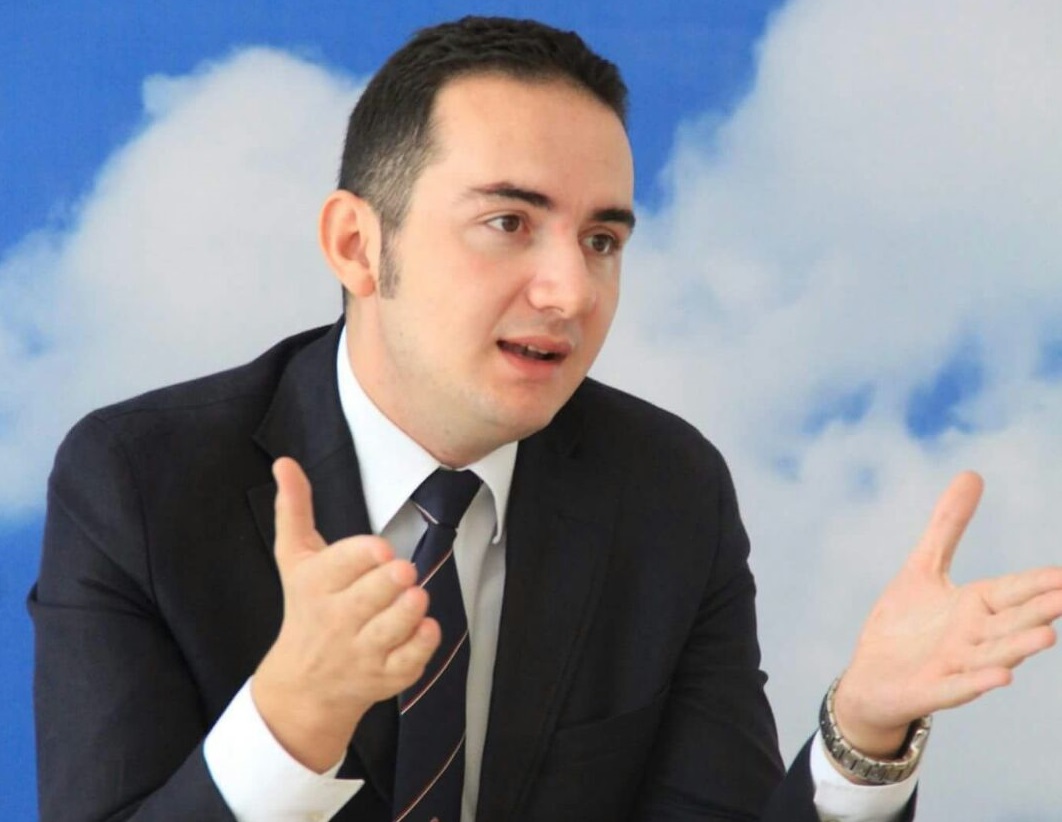 “Pse nuk reagon miush Braçe për tenderimin e pasurive publike?”