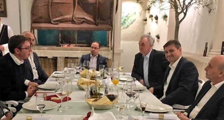 SARAJEVË/Mustafa dhe Vucic sherr në restorant gjatë darkës, Rama nuk ndërhyn