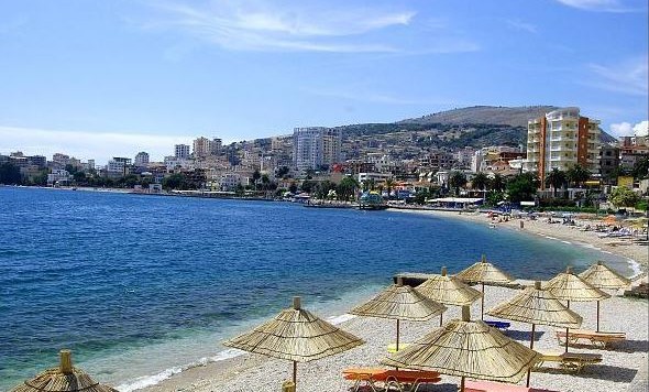 Sarandë, mbytet në det 20-vjeçari nga Tirana, po lahej me shokët te Plazhin i Ri