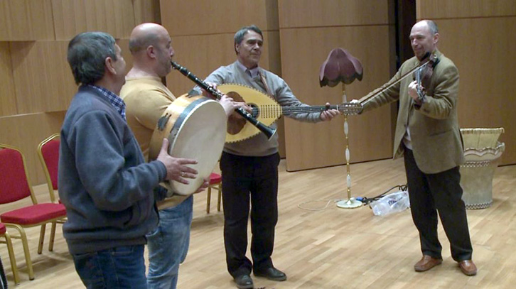 Pink Floyd financon regjistrimin e sazeve shqiptare