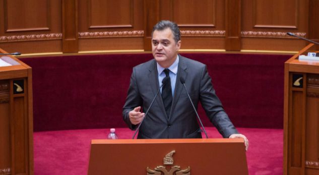 Përplasjet PS-LSI/ Blushi: Ja pse dekreti për “mbetjet” nuk po sillet në Kuvend