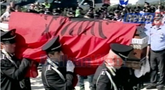 I jepet lamtumira e fundit efektivit të policisë që humbi jetën nga aksidenti në Kamëz