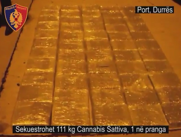 111 kg drogë nga Shqipëria drejt Italisë, kapet në portin e Durrësit, arrestohet 27-vjeçari