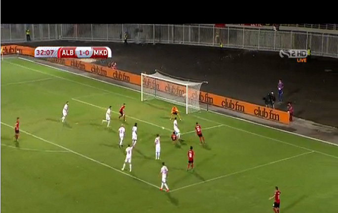 VIDEO/ Stadiumi “Loro Boriçi” thërret në kor “Sali Berisha…, Sali Berisha”, regjia qendrore fut muzikë