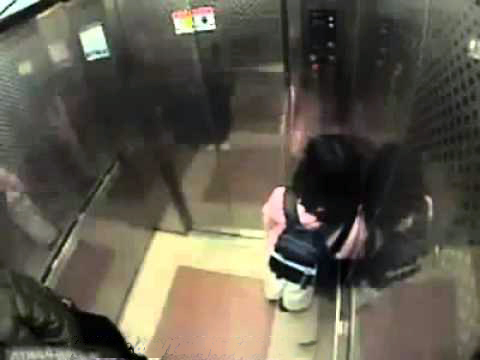 Tiranë, i moshuari nuk përmbahet, “i hidhet” fqinjës në ashensor