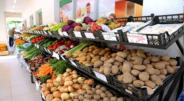 Ende pa ardhur festat ngrihen çmimet e disa produkteve ushqimore