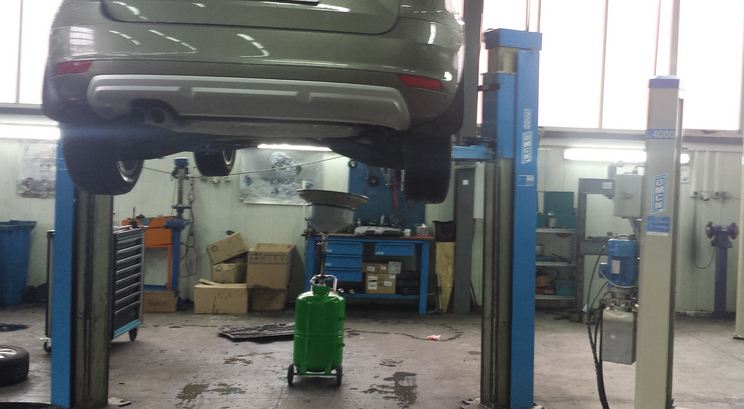 EMRI/ Plagoset me armë 40-vjeçari nga Patosi në servisin e makinave, në kërkim autori