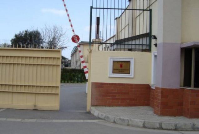 FAKSIMILE/Pse shefat e shërbimit sekret ndryshuan datëlindjen dhe emrin