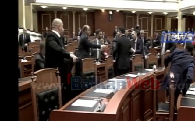 VIDEO/ Sherri i sotëm në Kuvend mes dy deputetëve