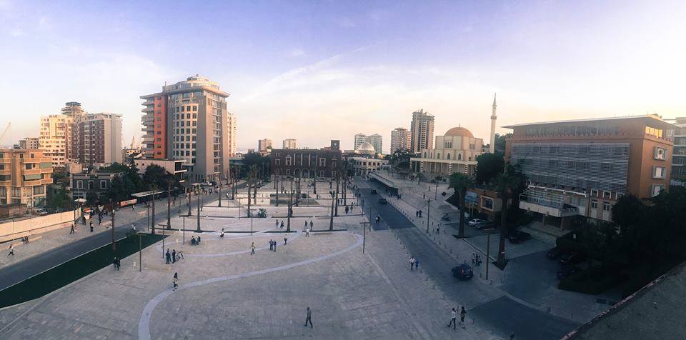 FOTO/Sheshi i sapombaruar i qytetit të Durrësit, qytetaret kujtojne shatervanin