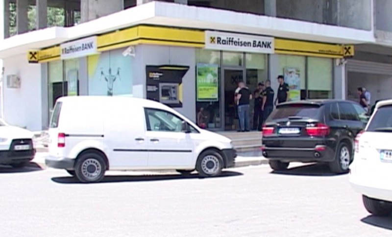 Durrës, arrestohet shijaksi dhe elbasanlliu që vodhën bankën në Shijak