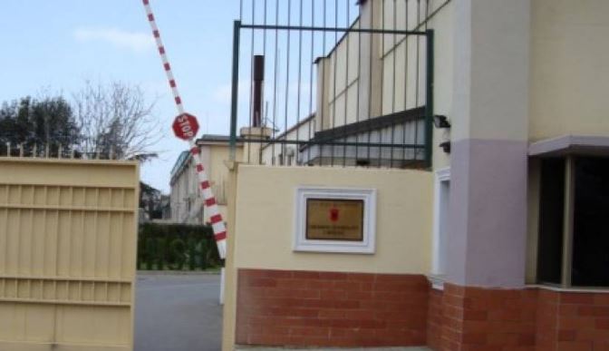 Dekonspirohet lista e punonjësve të SHISH në ambasada