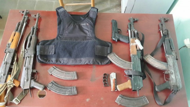 Shkodër, operacioni “Drishti”sekuestron armë, drogë e municione, në pranga 3 persona