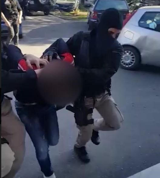 FAKSIMILE/Përgjimet e bandës së Shkodrës: “Vetëm legenat e bajnë ket punë për 1 miljon lekë”