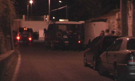 Dyshimet, Shega i përfshirë në një vrasje të pesëfishtë në ‘99