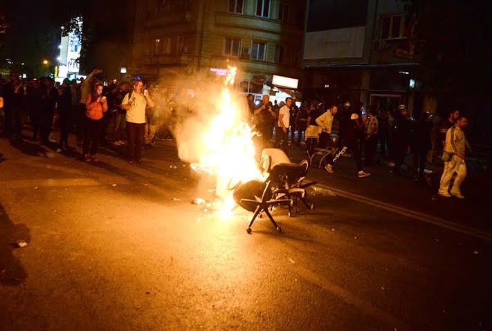 Tensionohet Maqedonia, deklarata të ashpra mes Zaev dhe Presidentit. Ali Ahmeti në rradhë për të bërë qeverinë