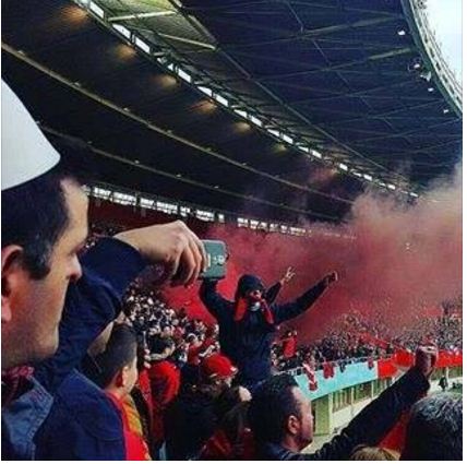 Policia italiane nis arrestimet e tifozëve shqiptarë