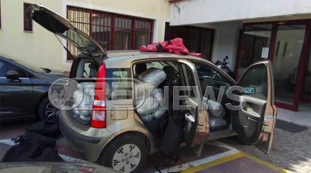 FOTO/Makina plot me drogë e shqiptarit në afërsi të Artës, Greqi