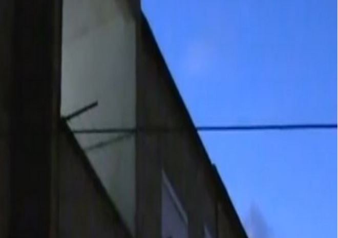 Flet për herë të parë burri që hodhi gruan nga kati i katërt