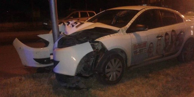 Gjirokastër, makina përplaset me shtyllën, humb jetën drejtuesi