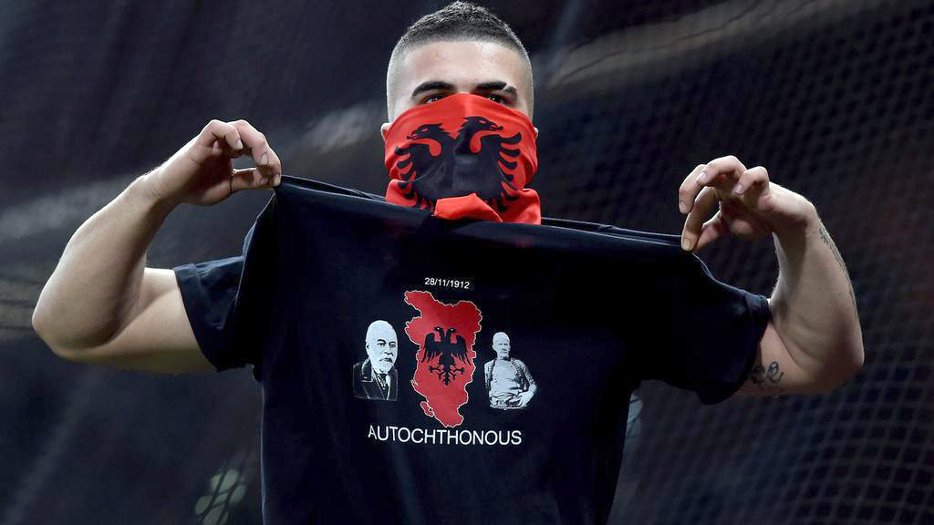 PARALAJMËRIMI/ Simbolet kombëtare dhe të Kosovës që nuk do të lejohen sot në stadium