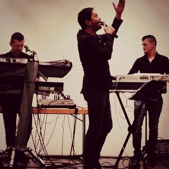 FOTO/ Këngëtarët shqiptarë, milionerë të ahengjeve, ja sa fitojnë në dasma