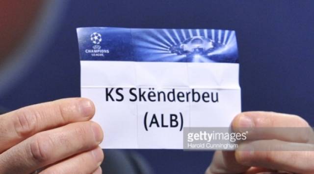 Champions League-Përcaktohen çiftet e fazës së Play off-it