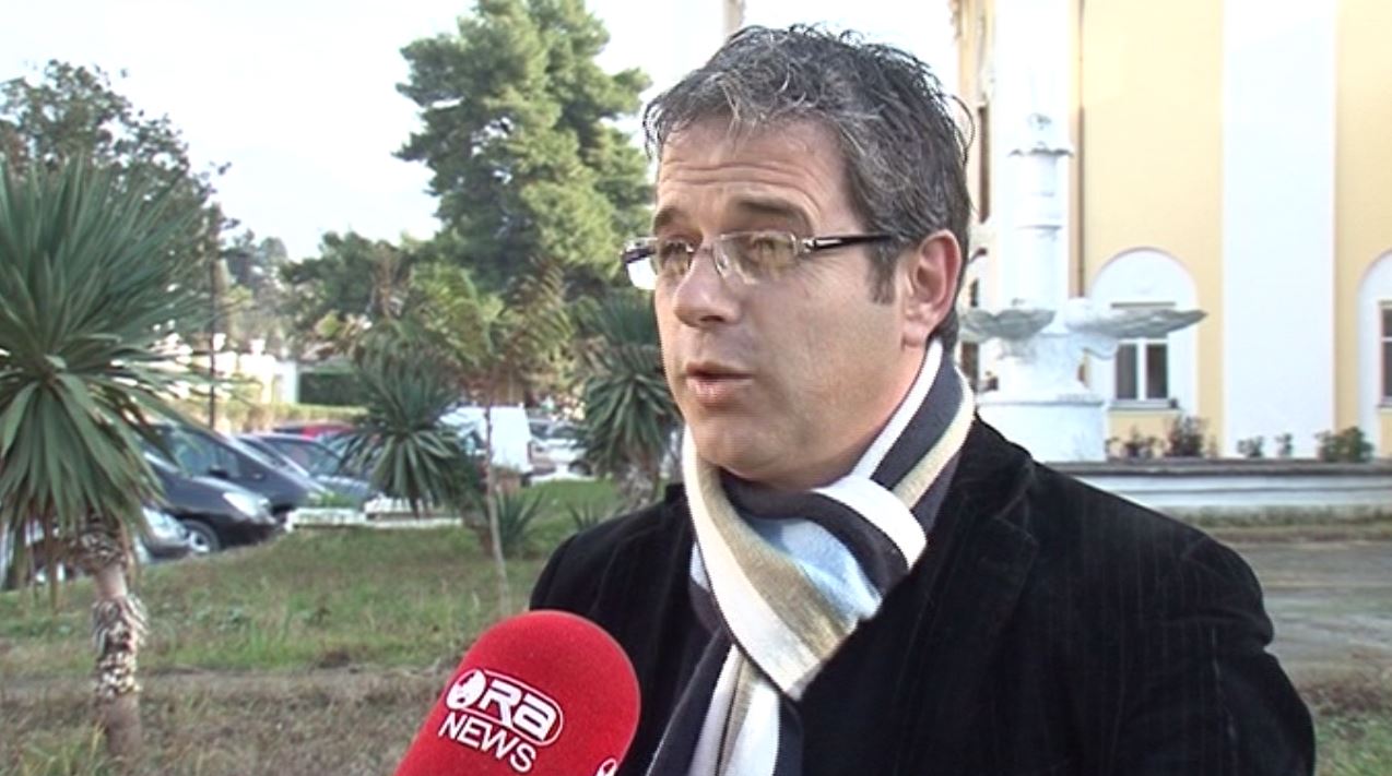 “Dhuna e ushtruar ndaj gazetarit, është tregues i qartë se ku janë katandisur institucionet”