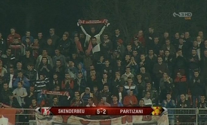 Java e 30-të e Superligës, dhunë në stadiuin e Korçës, Skënderbeu merr kryesimin pas mposhtjes së Partizanit