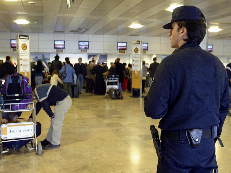 Çdo rrugë e mënyrë për tu larguar nga Shqipëria, shkatërrohet në Spanjë grupi që trafikonte shqiptarë