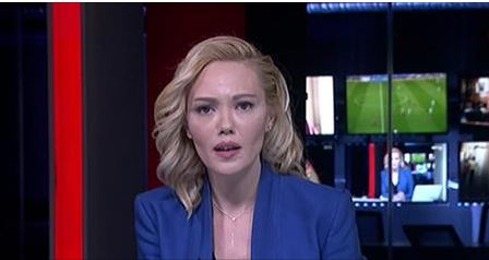 FOTO/ Bukuroshja që lajmëroi mbrëmë fitoren e grushtit të shtetit