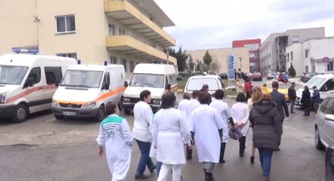 Vdekja e 1 vjeçares në Elbasan, pezullohen nga detyra tre mjekë