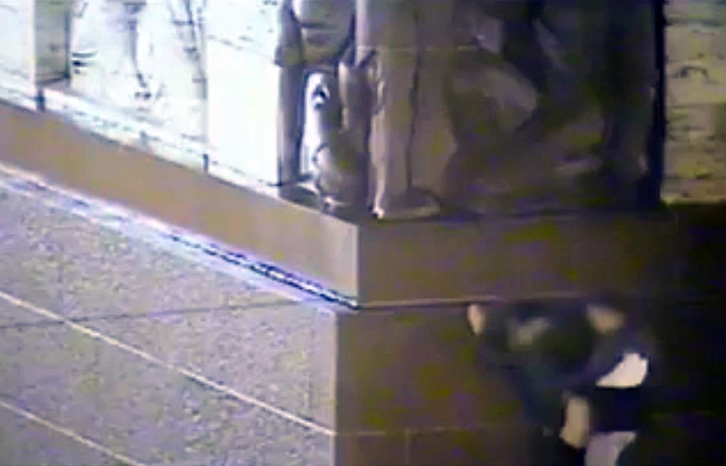 VIDEO +18/ Seks në qendër të kryeqytetit, por çifti i papërmbajtshëm e pëson keq