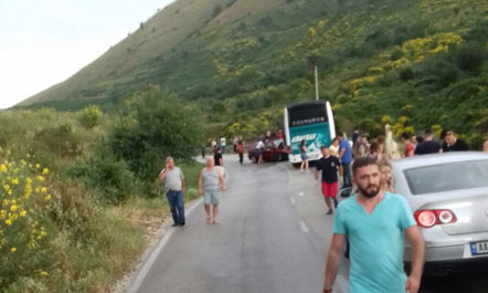 FOTO/ Aksidenti në Qafë-Muzinë, ja pamjet nga vendngjarja