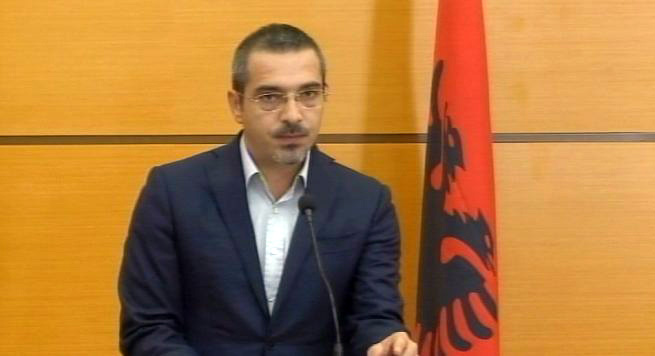 Saimir Tahiri “tymos” 24 tonë kanabis, i katandis në 24 kilogramë