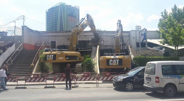 Stadiumi, nis prishja e ndërtimeve përreth “Qemal Stafës”