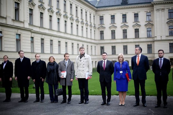 FOTO LAJM/ Ministrat e Ramës top model, ministrat cekë si rrogëtarë të thjeshtë