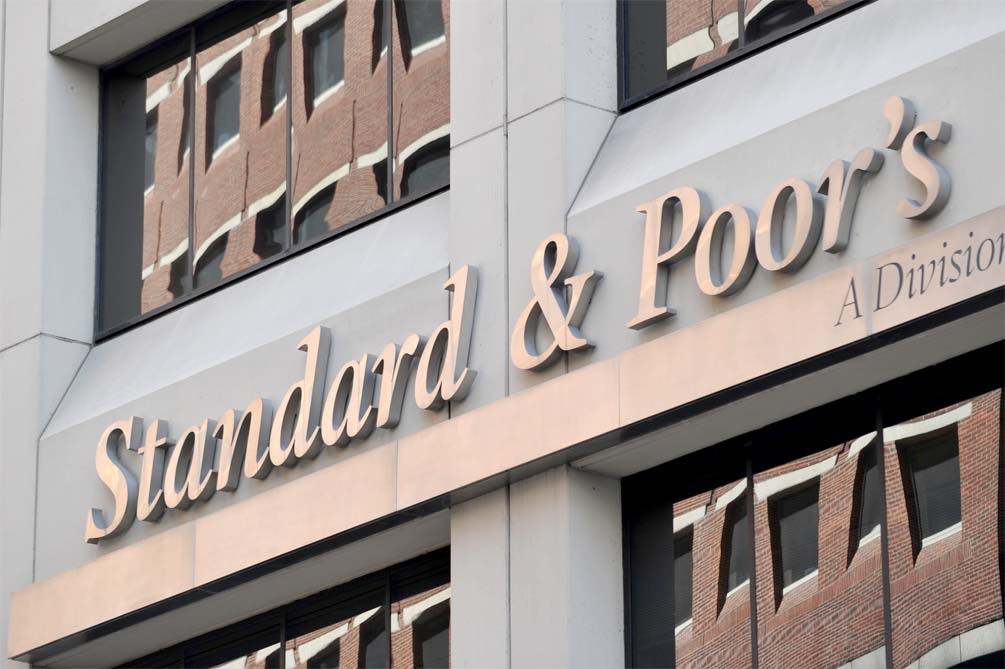 “Standard and Poor’s” paralajmëron Shqipërinë nga rreziku i Greqisë