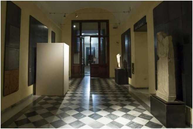 Renzi mbuloi statujat nudo kur takoi presidentin iranian, si reaguan në Itali