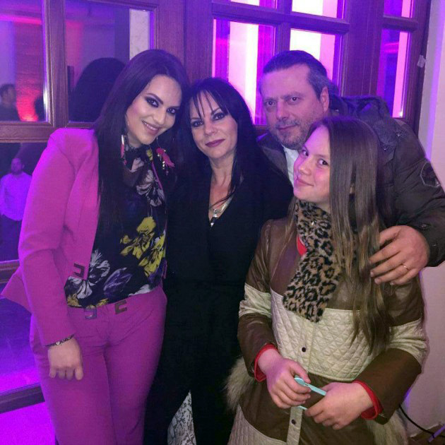 Ndahet nga jeta bashkëshortja e këngëtarit Stefi Prifti