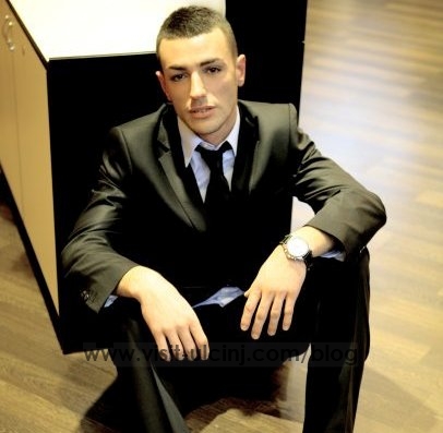 Ditë zie për reperin shqiptar, i vdes “vëllai”