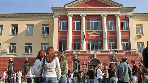 UNIVERSITETI I TIRANËS/Faza e 3-të e regjistrimeve, qindra kuota bosh në degët e preferuara