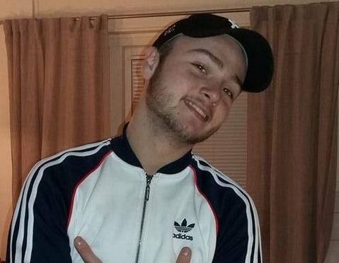 EMRI & FOTO/ Suedi, i riu shqiptar theret me thikë pranë banesës