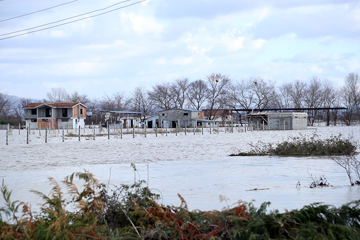 Katund Sukth, banorët në protestë: Qeveria na mbyti dhe na ka braktisur